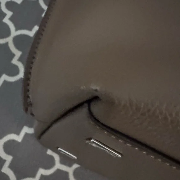 Tory Burch Perry Leather Tote Bag - Picture 8 of 10